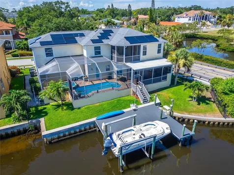 339 Manatee Lane Tarpon Springs FL 34689