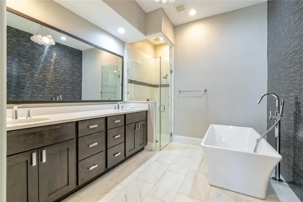 653 E Jackson Street Orlando FL 32801