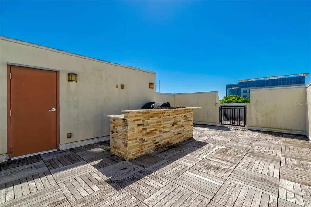 653 E Jackson Street Orlando FL 32801