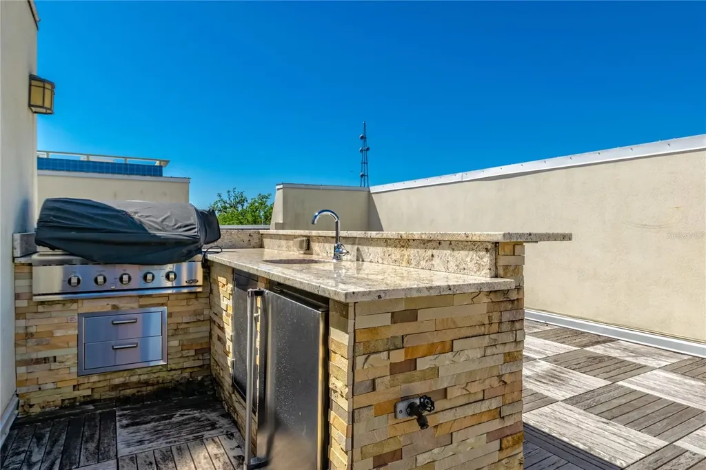 653 E Jackson Street Orlando FL 32801