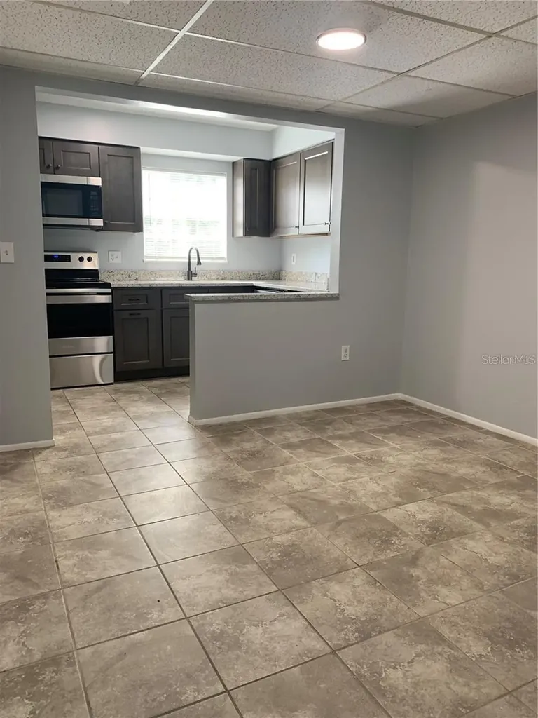 14402 Reuter Strasse Circle Tampa FL 33613