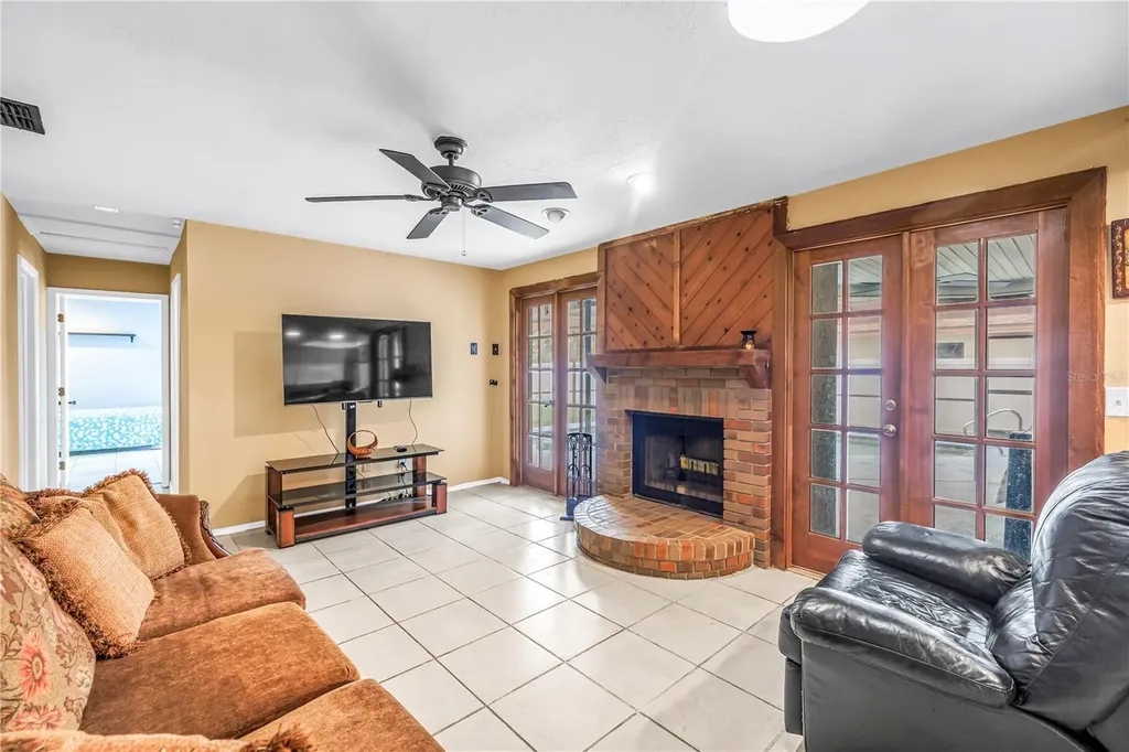9212 Rustic Pines Boulevard W Seminole FL 33776
