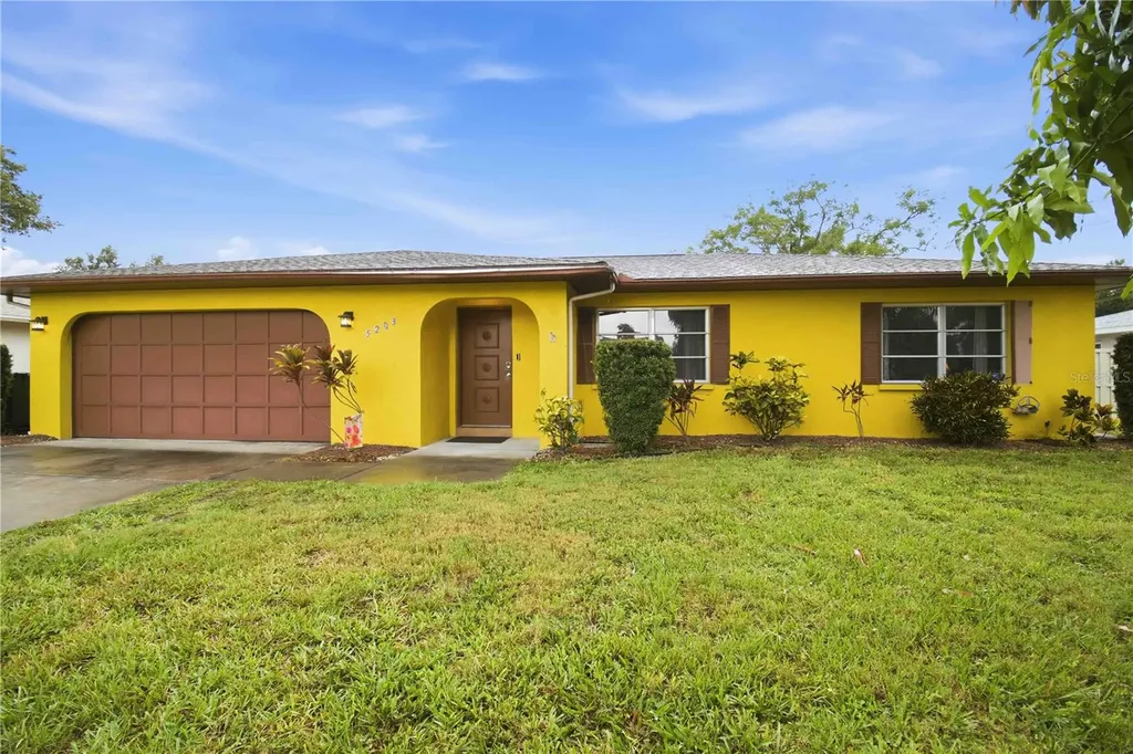 5203 18th Avenue W Bradenton FL 34209