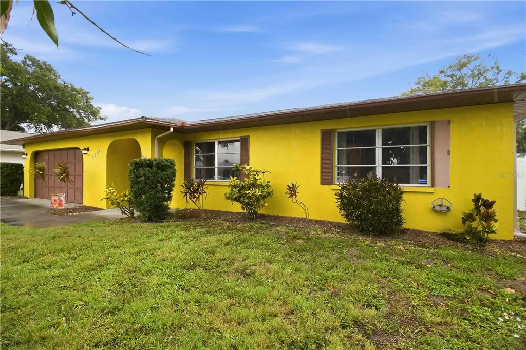 5203 18th Avenue W Bradenton FL 34209