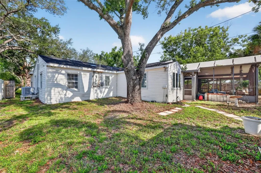 4204 S Renellie Drive Tampa FL 33611