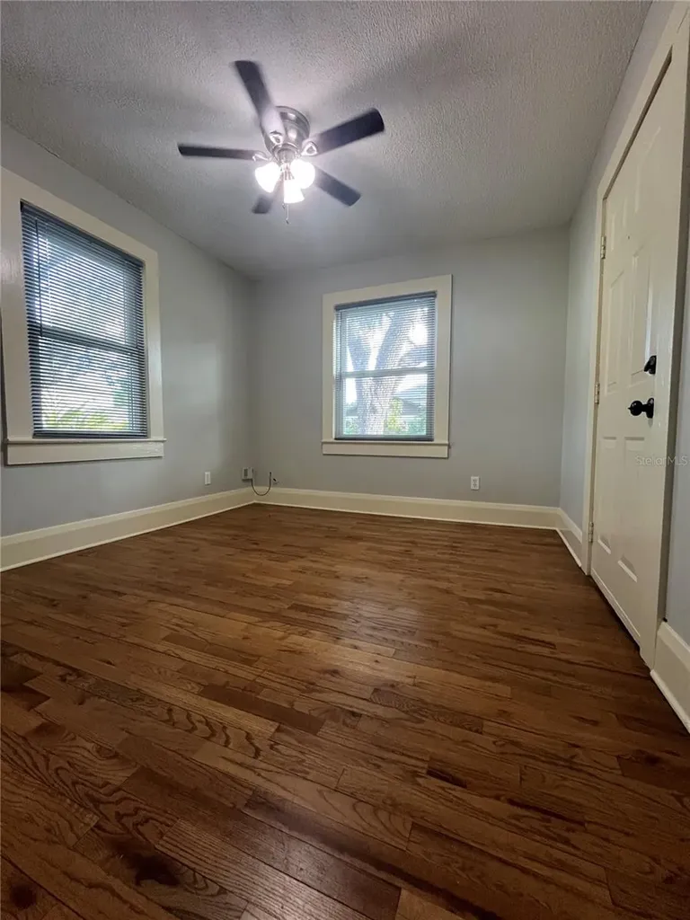 402 W Paris Street Tampa FL 33604