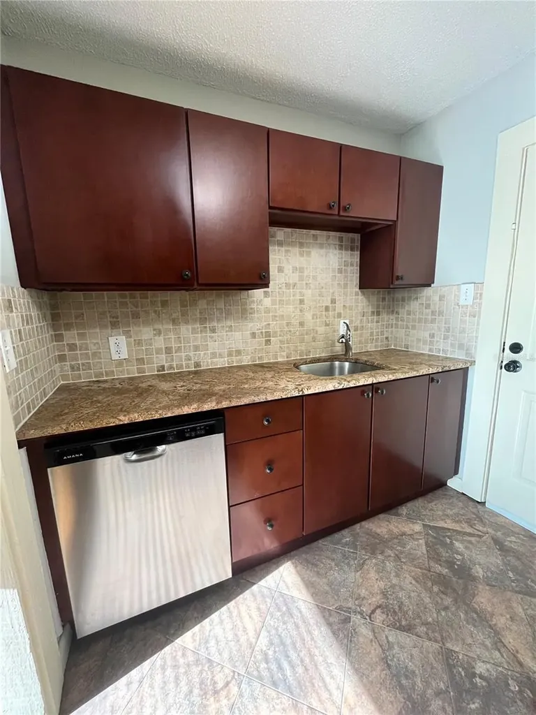 402 W Paris Street Tampa FL 33604