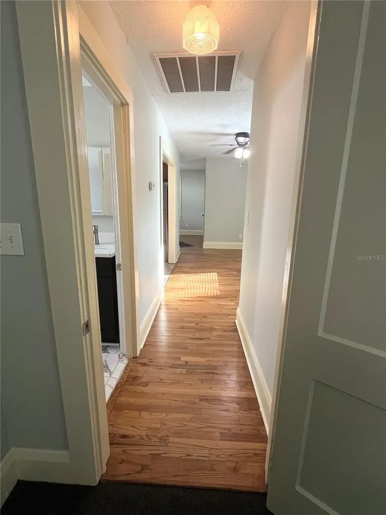 402 W Paris Street Tampa FL 33604