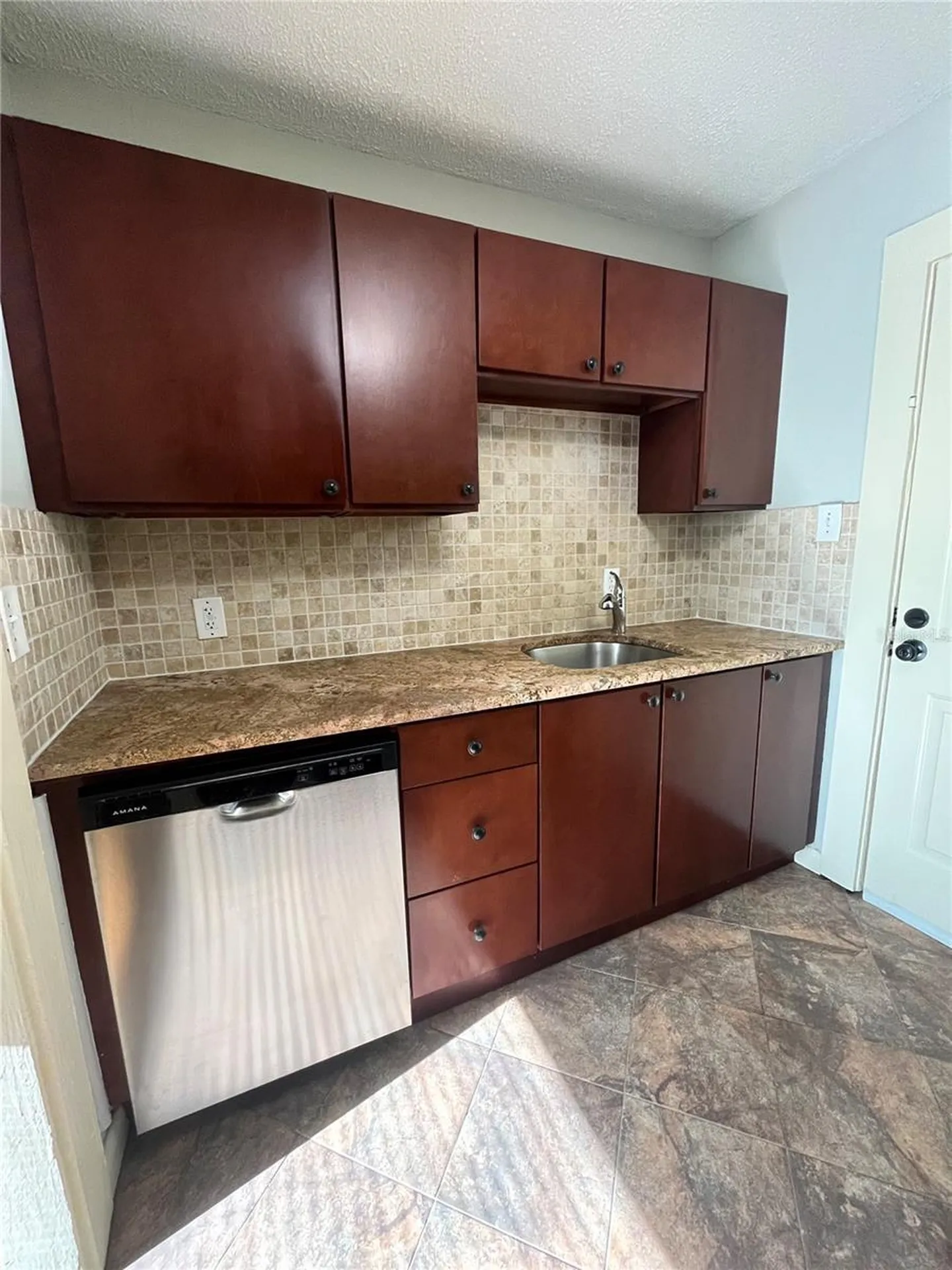 402 W Paris Street Tampa FL 33604
