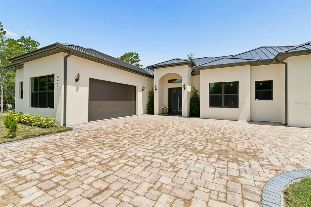 19913 Moorgate Street Orlando FL 32833