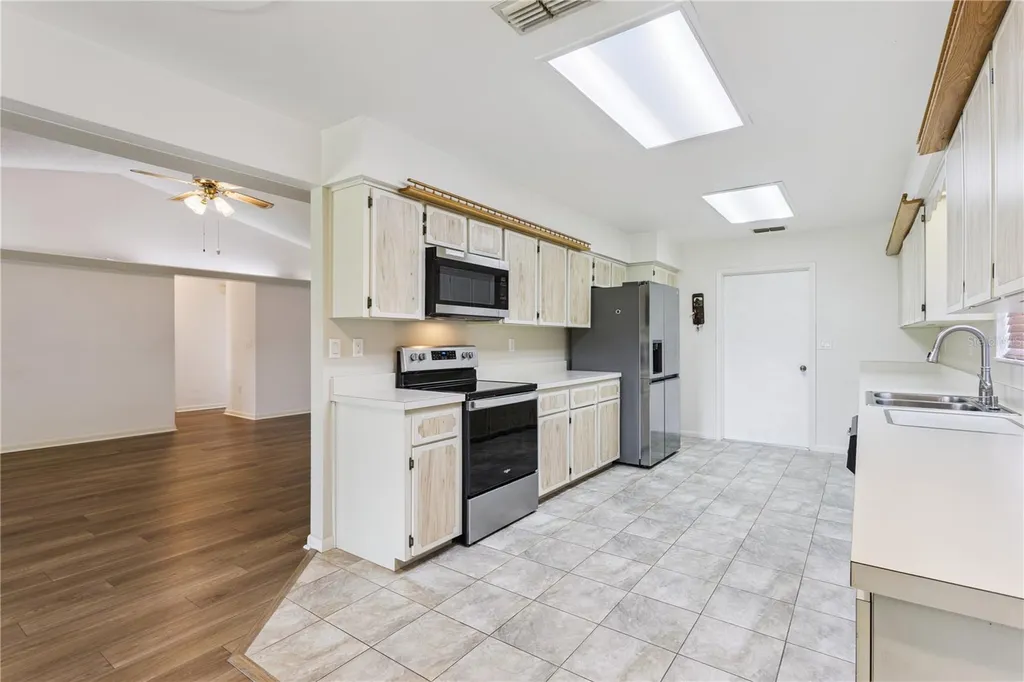 32 Gordon Court Leesburg FL 34788