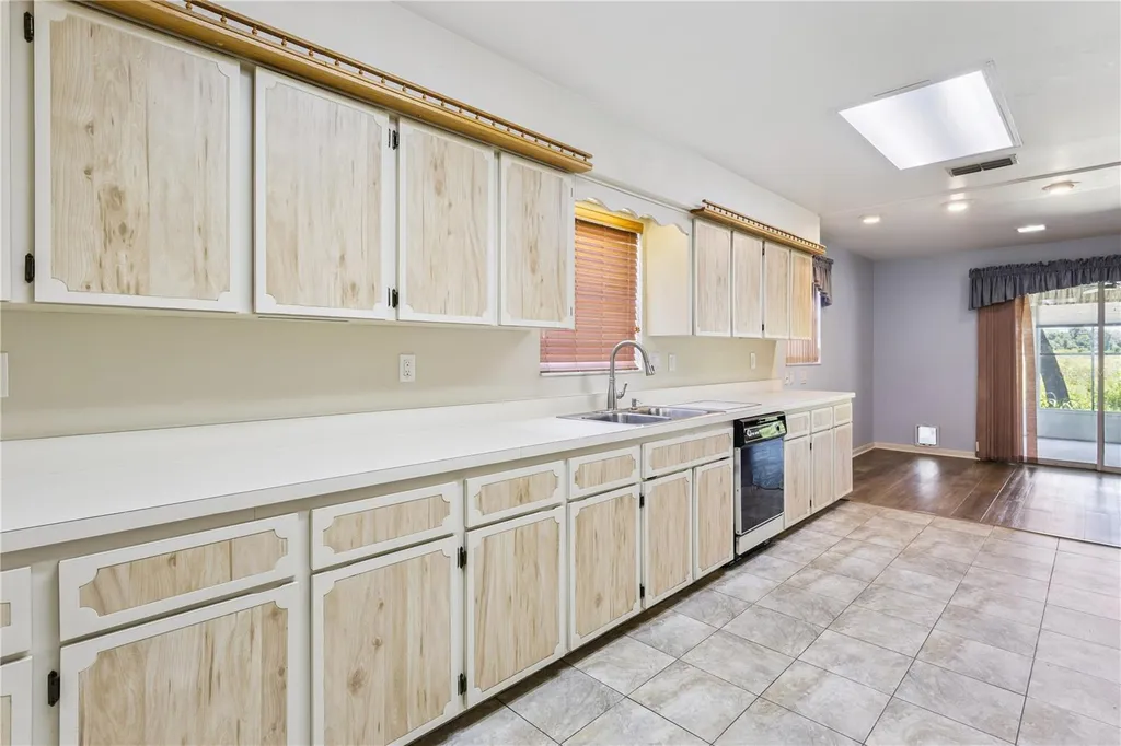 32 Gordon Court Leesburg FL 34788