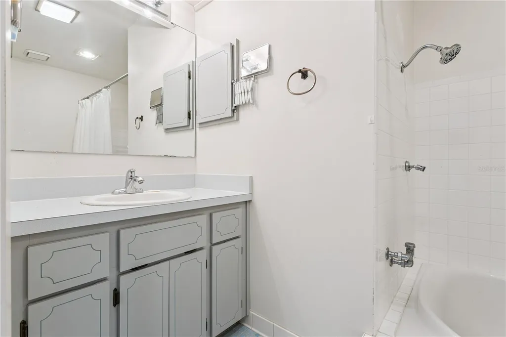 32 Gordon Court Leesburg FL 34788
