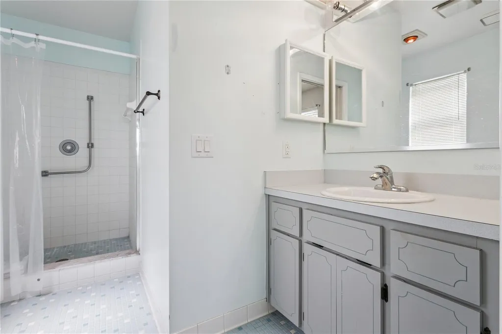 32 Gordon Court Leesburg FL 34788