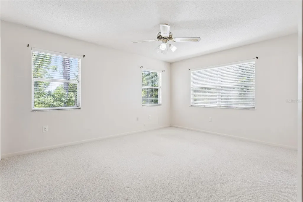 32 Gordon Court Leesburg FL 34788