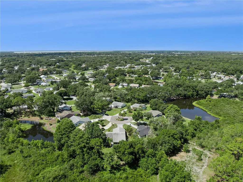 32 Gordon Court Leesburg FL 34788