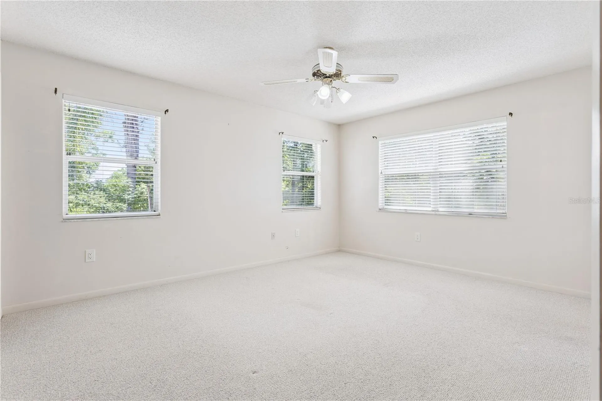 32 Gordon Court Leesburg FL 34788