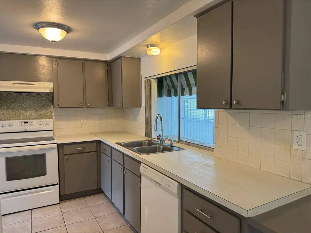 12411 Partridge Hill Row Hudson FL 34667