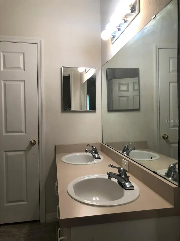 3725 Conroy Road Orlando FL 32839