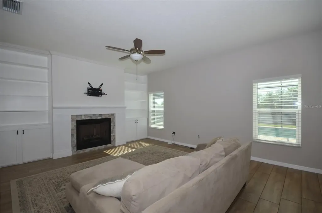 1625 Emerald Hill Way Valrico FL 33594