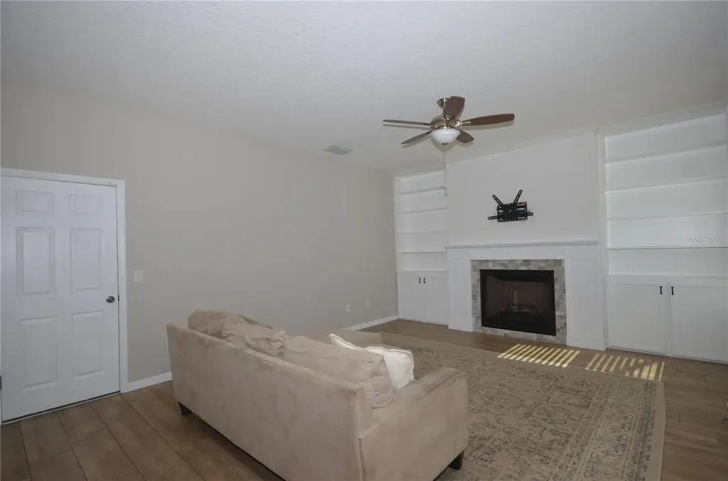 1625 Emerald Hill Way Valrico FL 33594