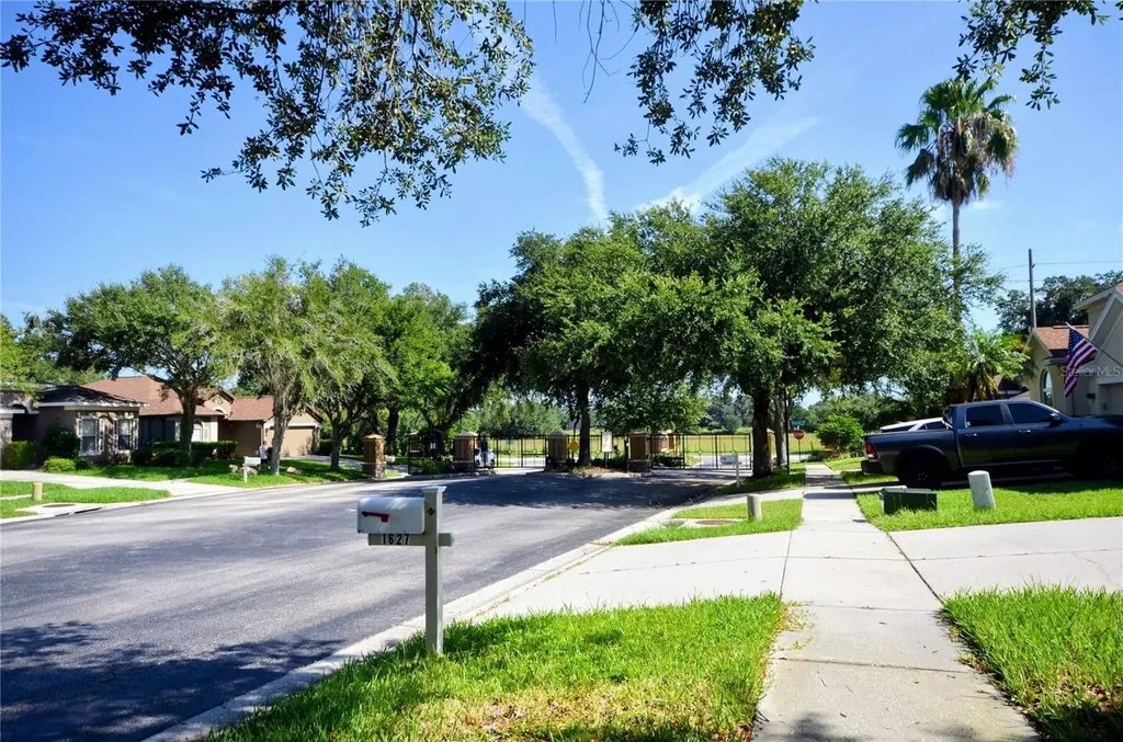1625 Emerald Hill Way Valrico FL 33594