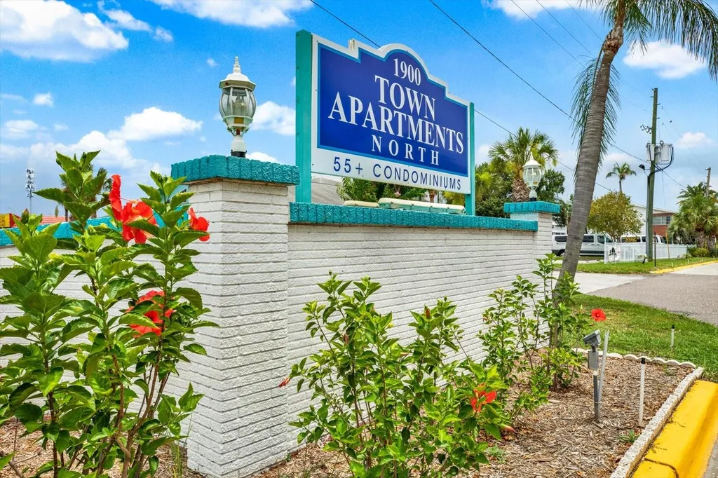 6015 19th Street N St Petersburg FL 33714