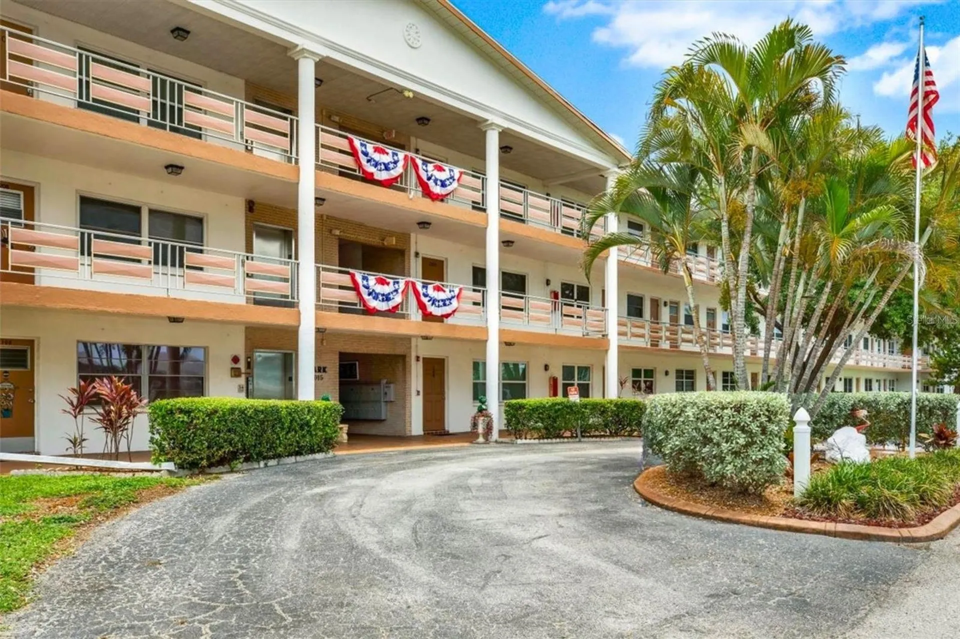 6015 19th Street N St Petersburg FL 33714
