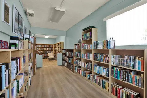 6015 19th Street N St Petersburg FL 33714