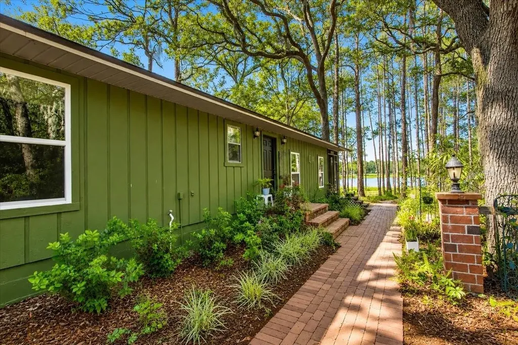 235 Ashley Lake Drive Melrose FL 32666