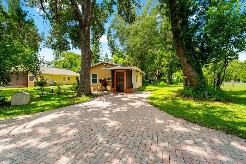 5709 Lake Le Clare Road Lutz FL 33558