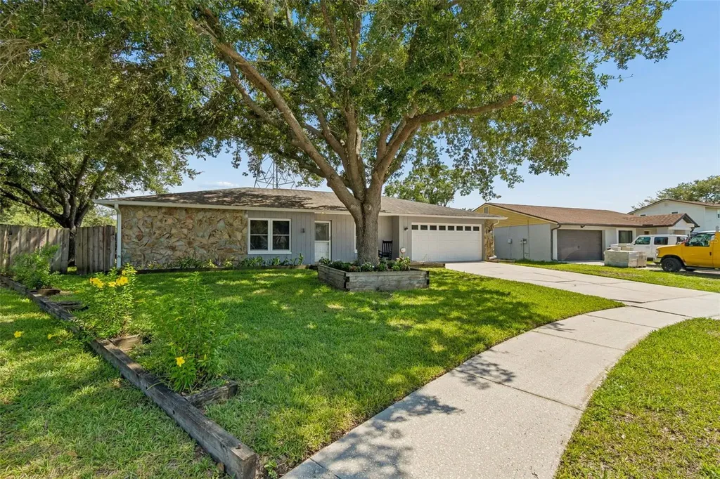 16205 Sawgrass Circle Tampa FL 33624