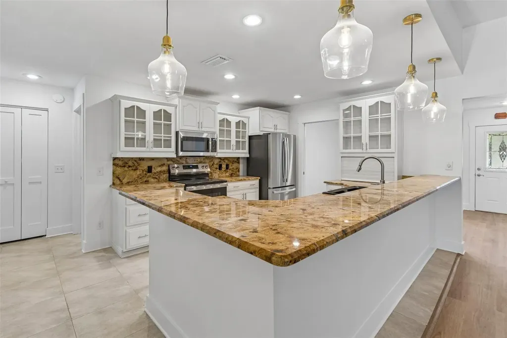 16205 Sawgrass Circle Tampa FL 33624