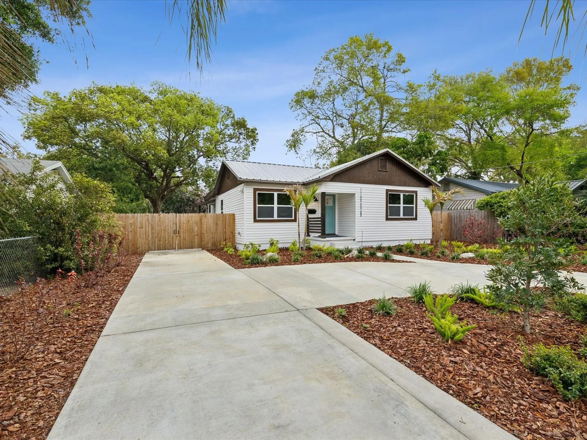 1008 E Norfolk Street Tampa FL 33604