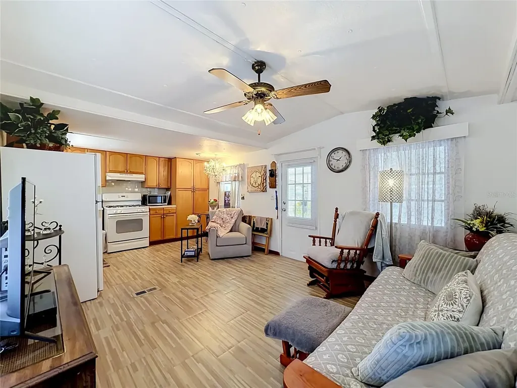 7490 46th Avenue N St Petersburg FL 33709