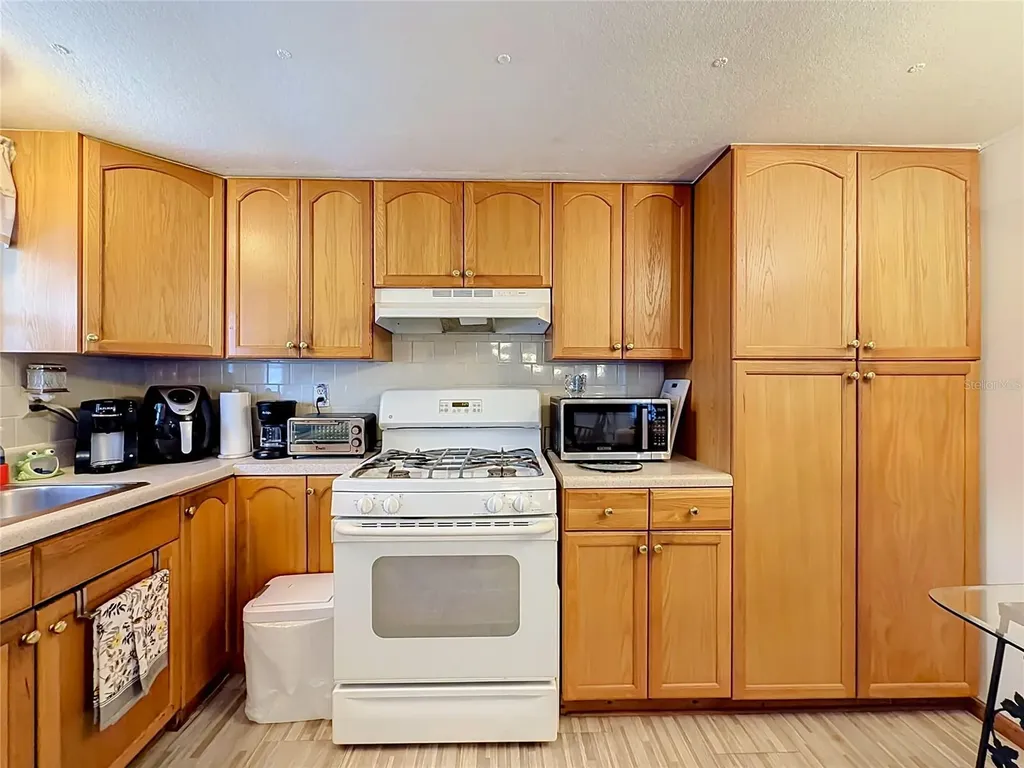 7490 46th Avenue N St Petersburg FL 33709