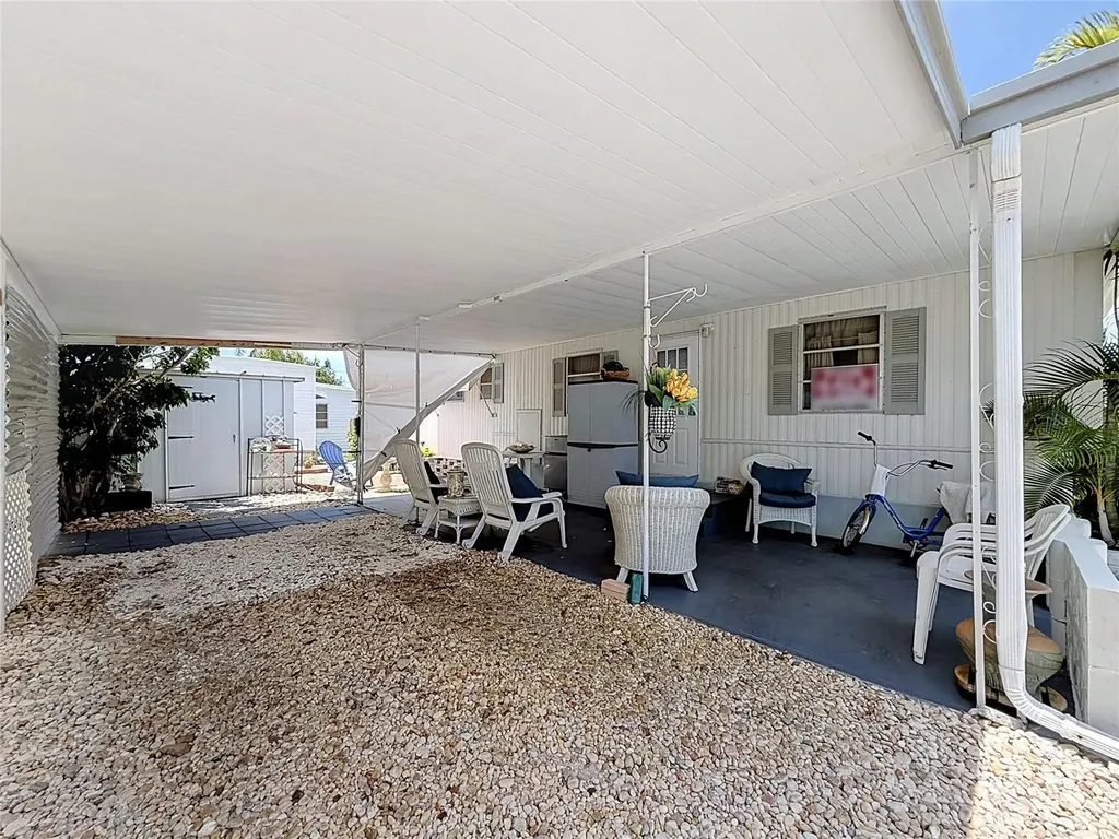 7490 46th Avenue N St Petersburg FL 33709