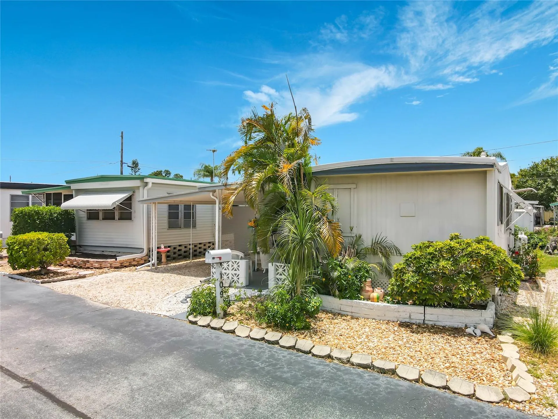 7490 46th Avenue N St Petersburg FL 33709