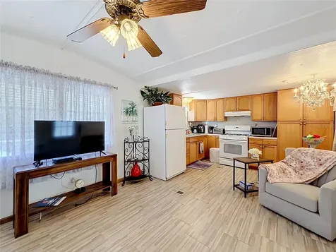 7490 46th Avenue N St Petersburg FL 33709