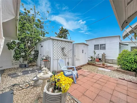 7490 46th Avenue N St Petersburg FL 33709