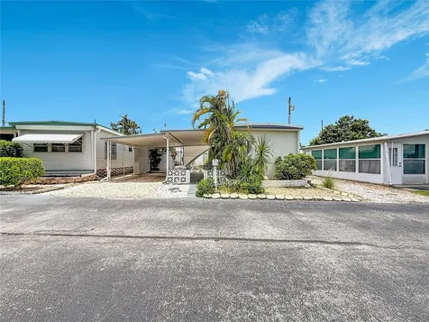 7490 46th Avenue N St Petersburg FL 33709