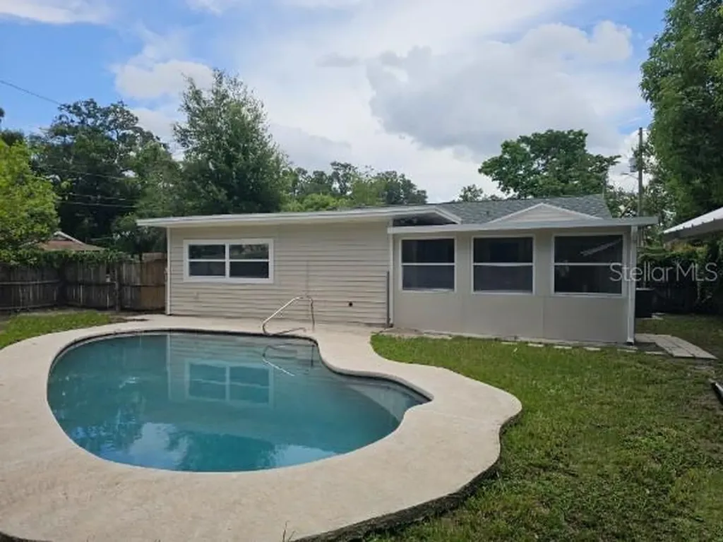 6726 N 11th Street Tampa FL 33604