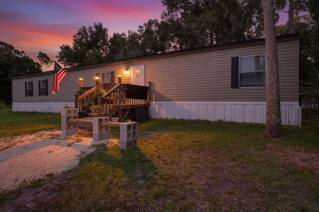 935 S Crystal Grove Point Homosassa FL 34448