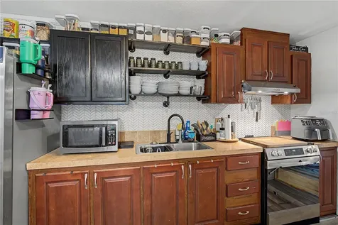 935 S Crystal Grove Point Homosassa FL 34448