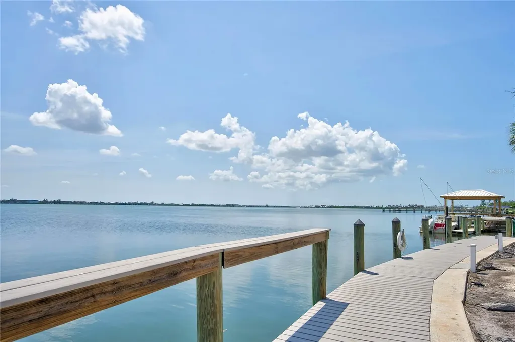 5055 N Beach Road Englewood FL 34223