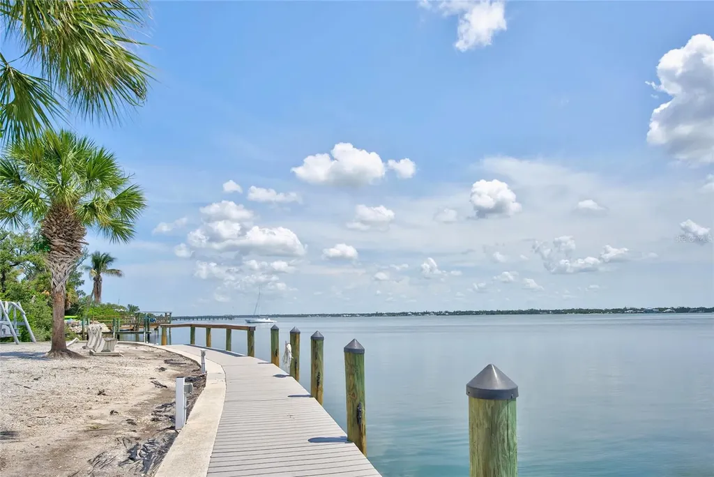 5055 N Beach Road Englewood FL 34223