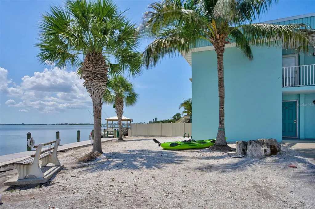 5055 N Beach Road Englewood FL 34223