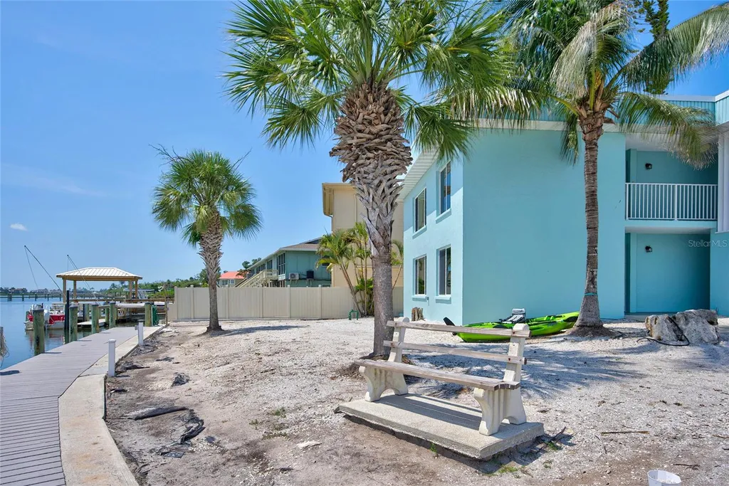 5055 N Beach Road Englewood FL 34223