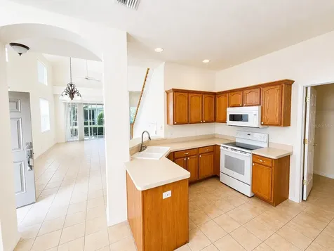 6648 83rd Avenue N Pinellas Park FL 33781