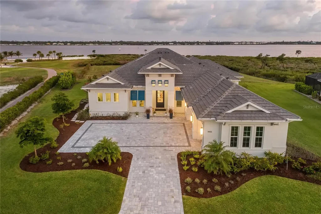 1905 4th Street E Palmetto FL 34221